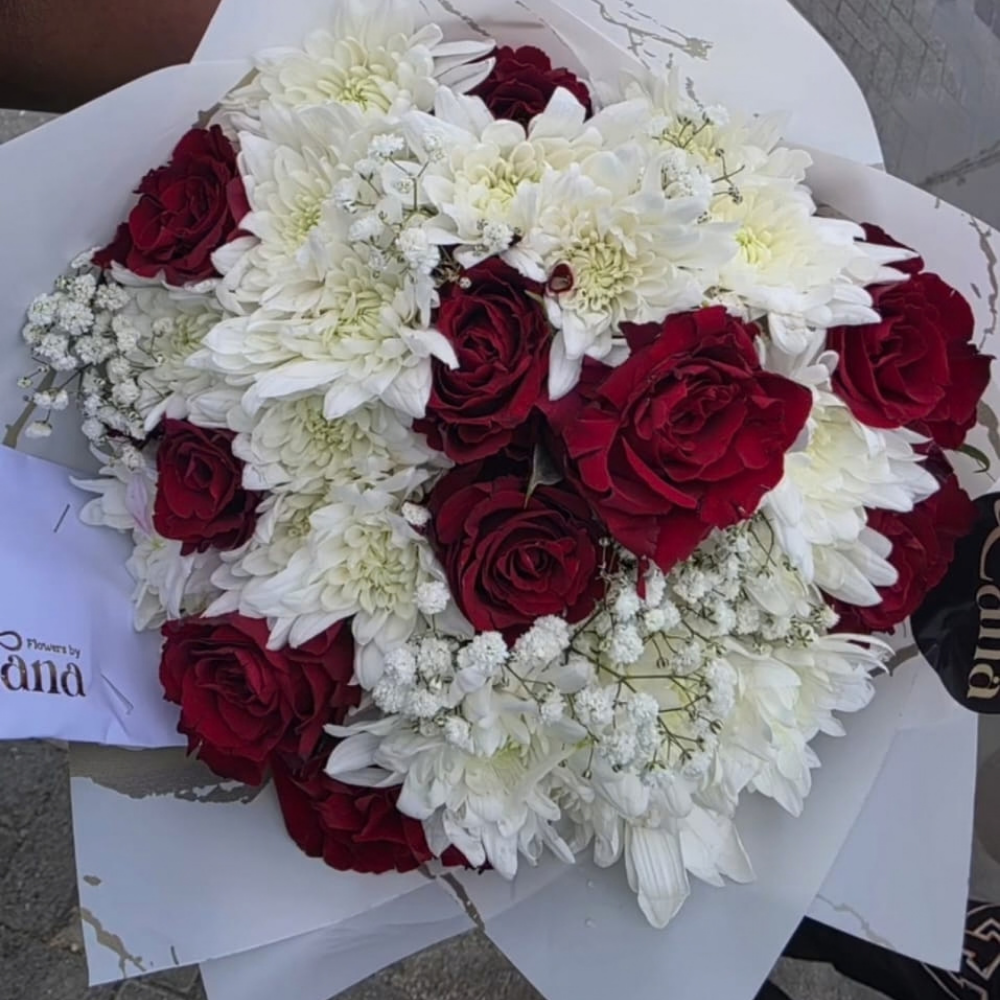 Red Rose And White Chrysanthemum Mixed Bouquet